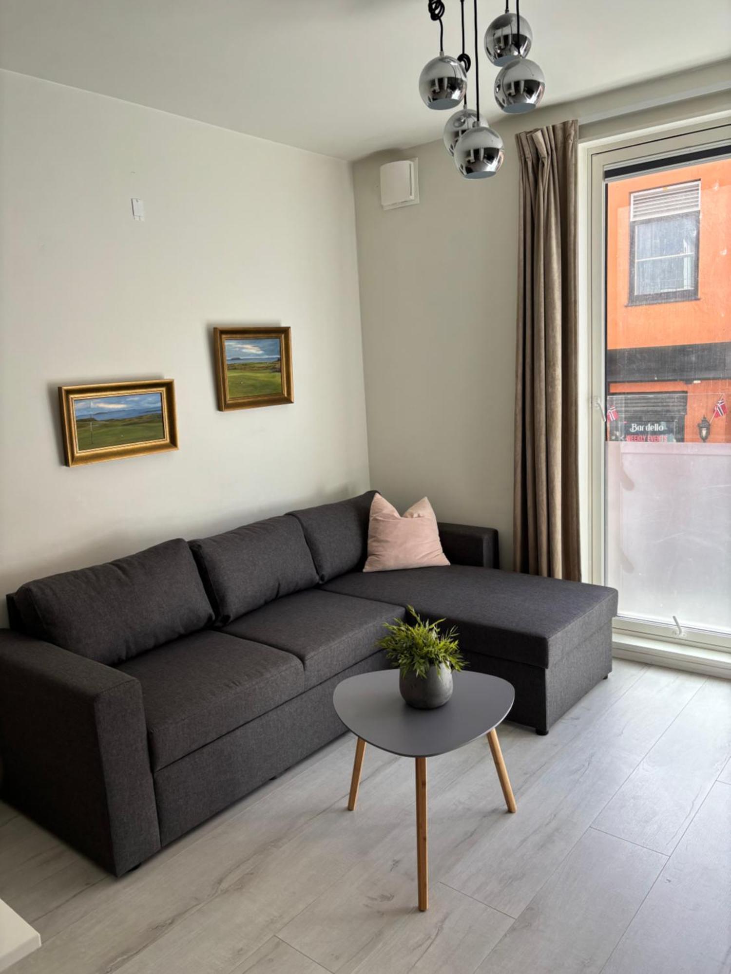 Koselig Og Sentralt Midt I Fargegaten Stavanger Exterior photo